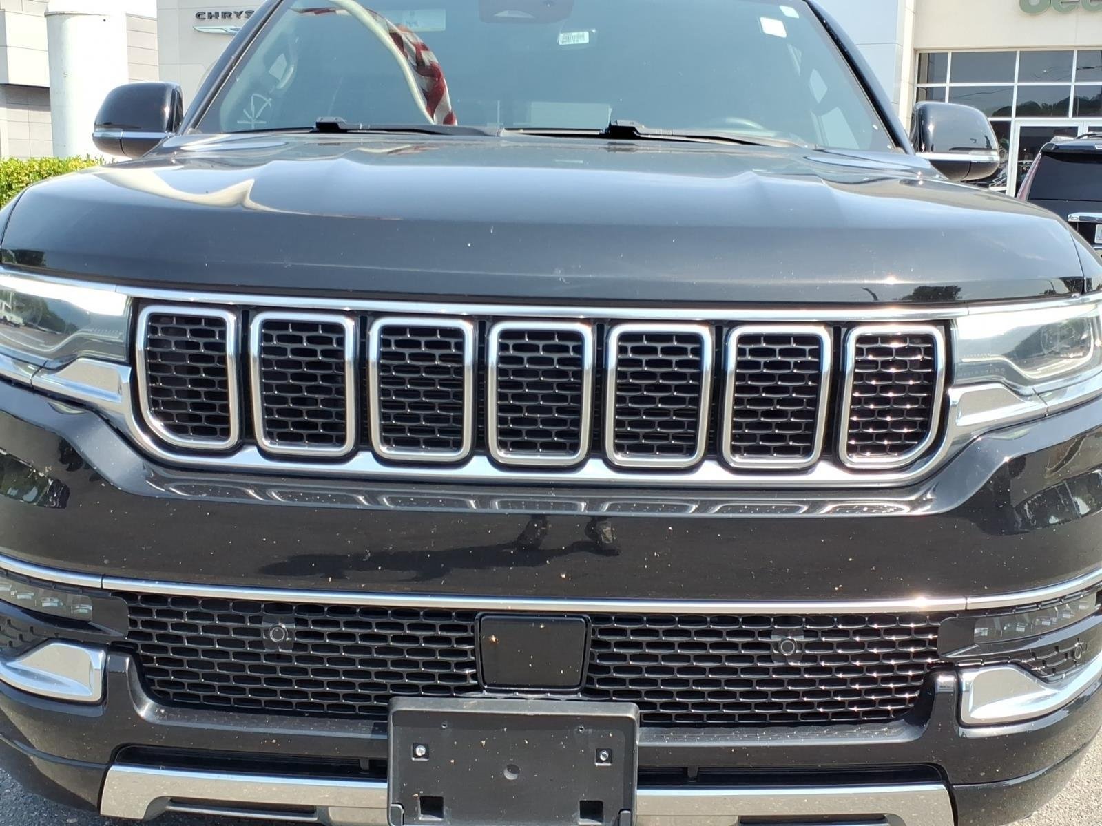 Used 2024 Diamond Black Crystal Pearlcoat Jeep Series III image 16