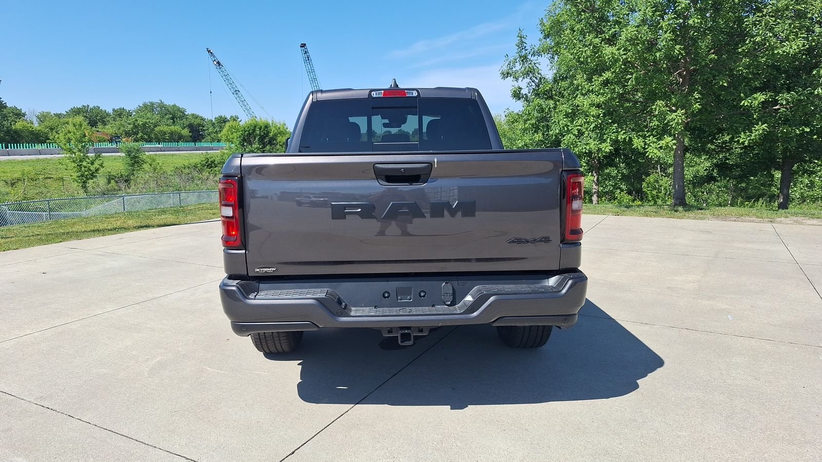New 2026 Granite Crystal Metallic Clear-Coat Exterior Paint RAM Big Horn/Lone Star image 4