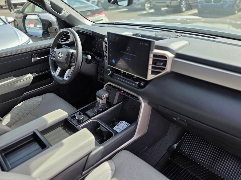 2025 Toyota Tundra Limited - Photo 9