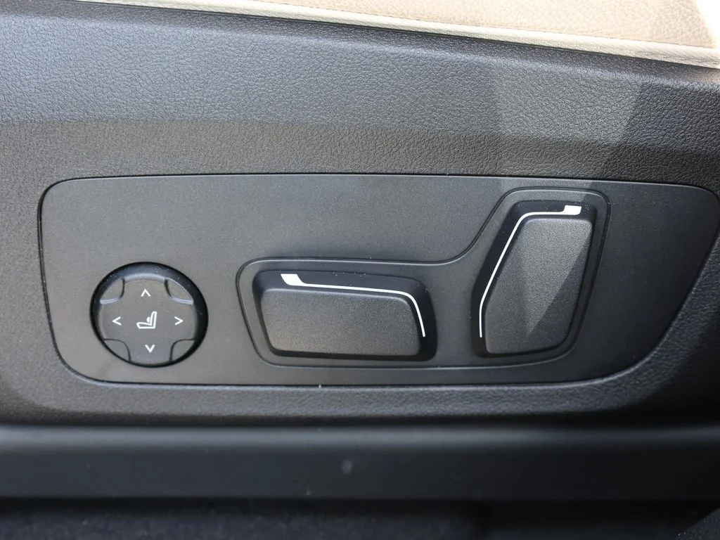 2025 BMW X4 30i - Photo 17