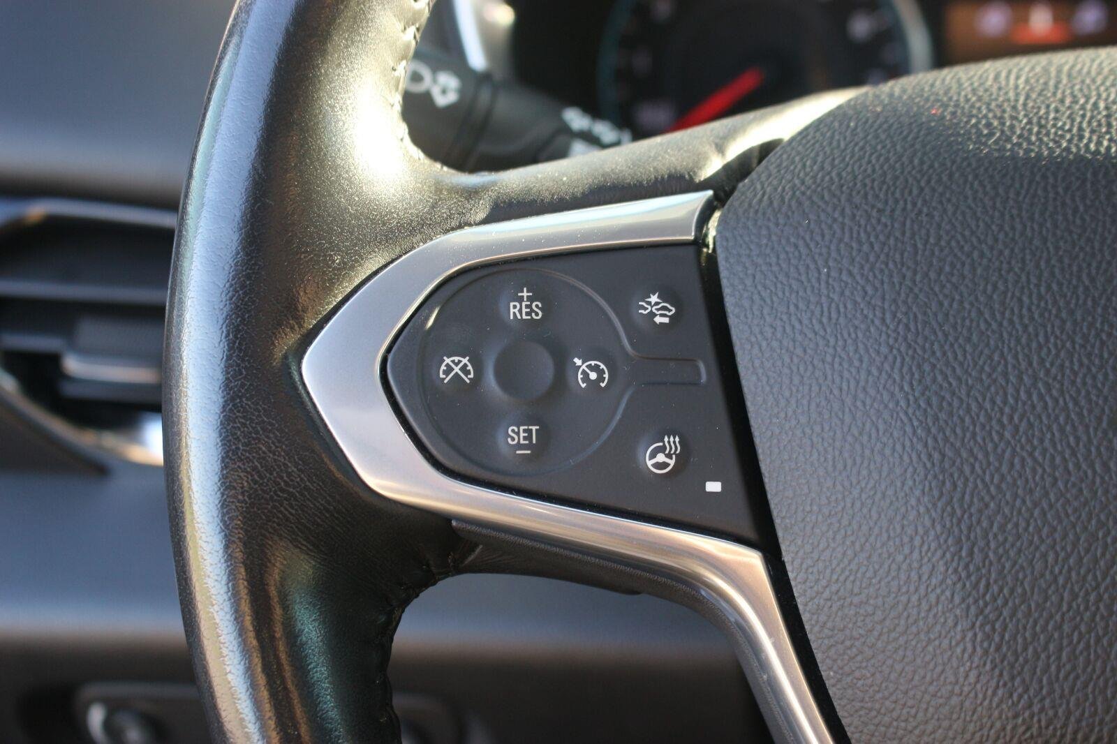 Used 2021 SUMMIT WHITE Chevrolet Premier image 21