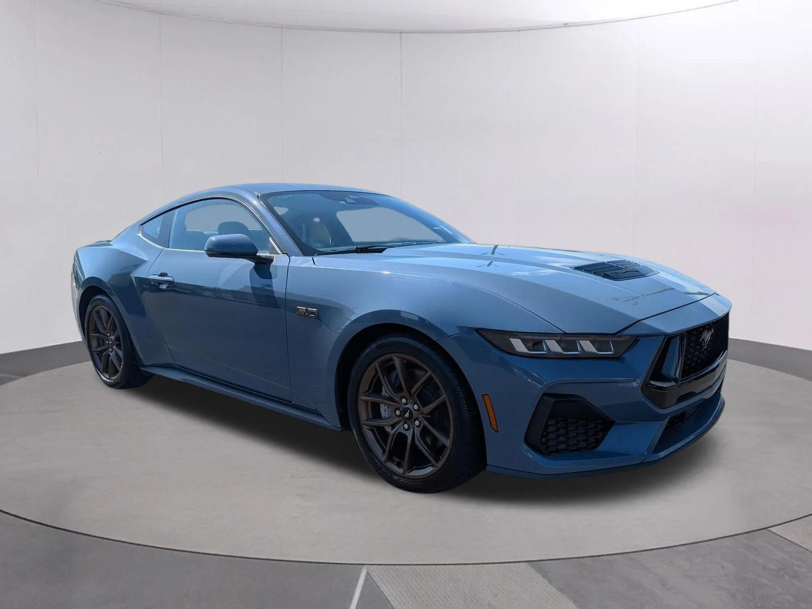 Used 2025 Vapor Blue Ford GT Premium image 7