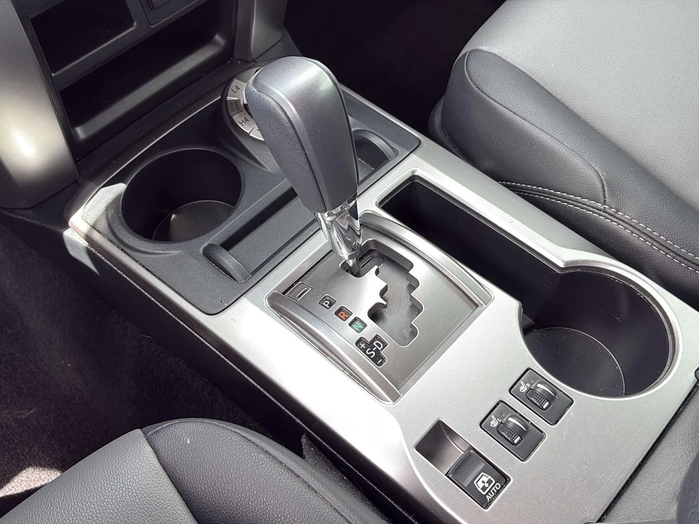 Used 2024 Underground Toyota SR5 Premium image 31