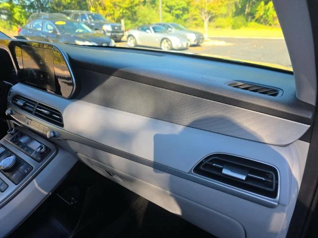 Used 2020 Black Hyundai SEL image 15