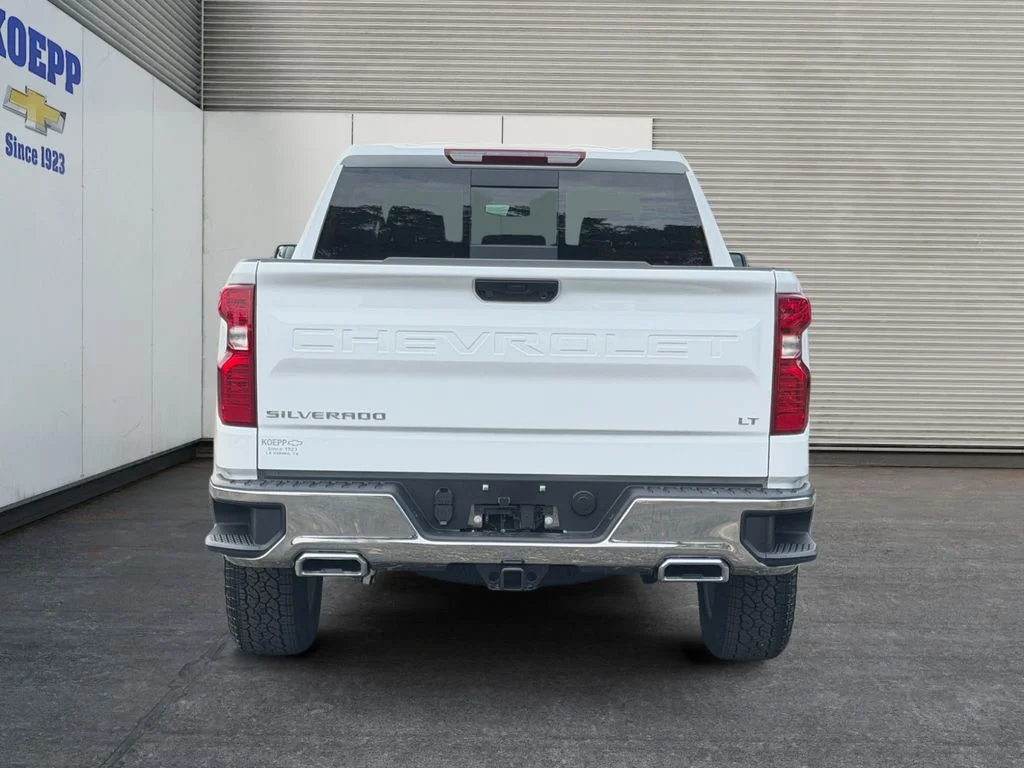New 2026 Summit White Chevrolet LT image 4