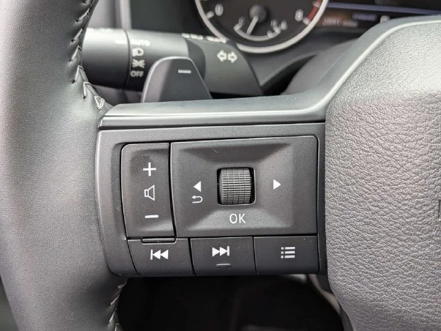 Used 2025 Gray Nissan SV image 21