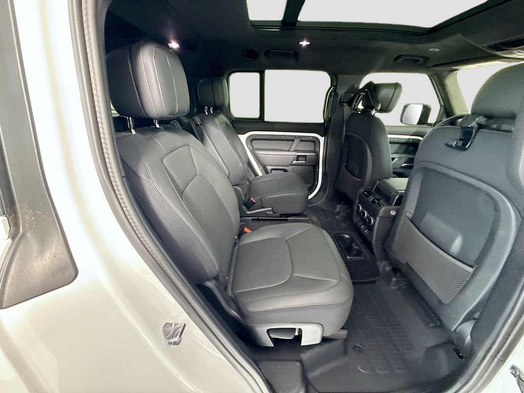 New 2026 Fuji White Land Rover V8 image 23