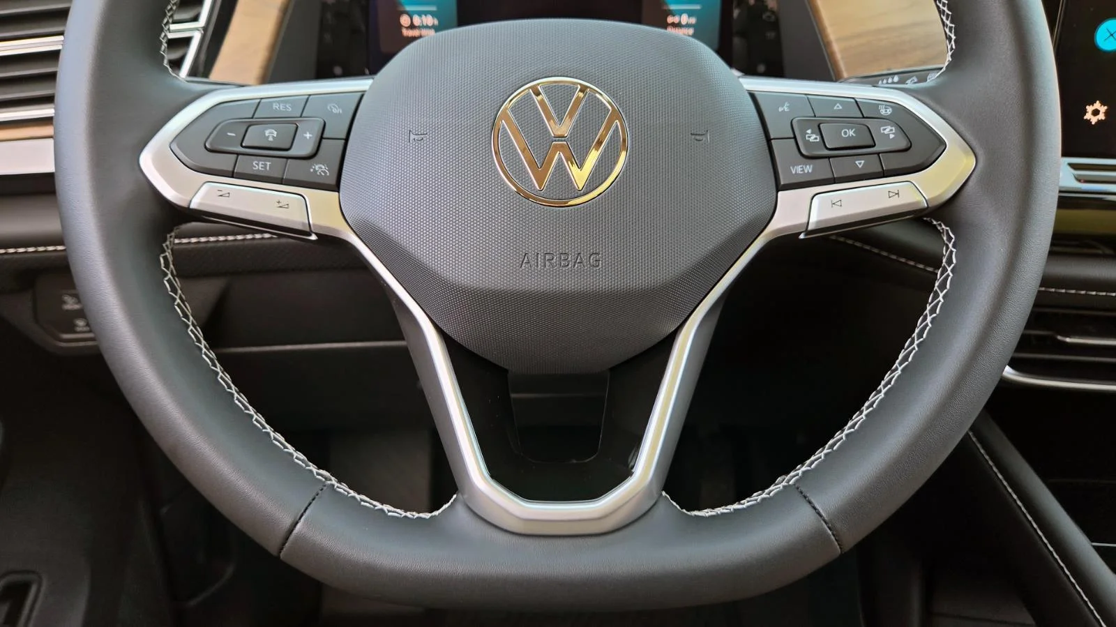 New 2026 Pure Gray Volkswagen 2.0T SE w/Technology image 26