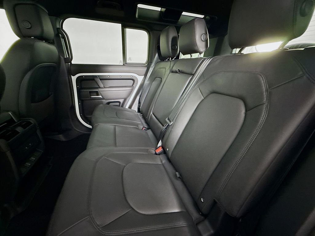 New 2026 Fuji White Land Rover X-Dynamic SE image 26