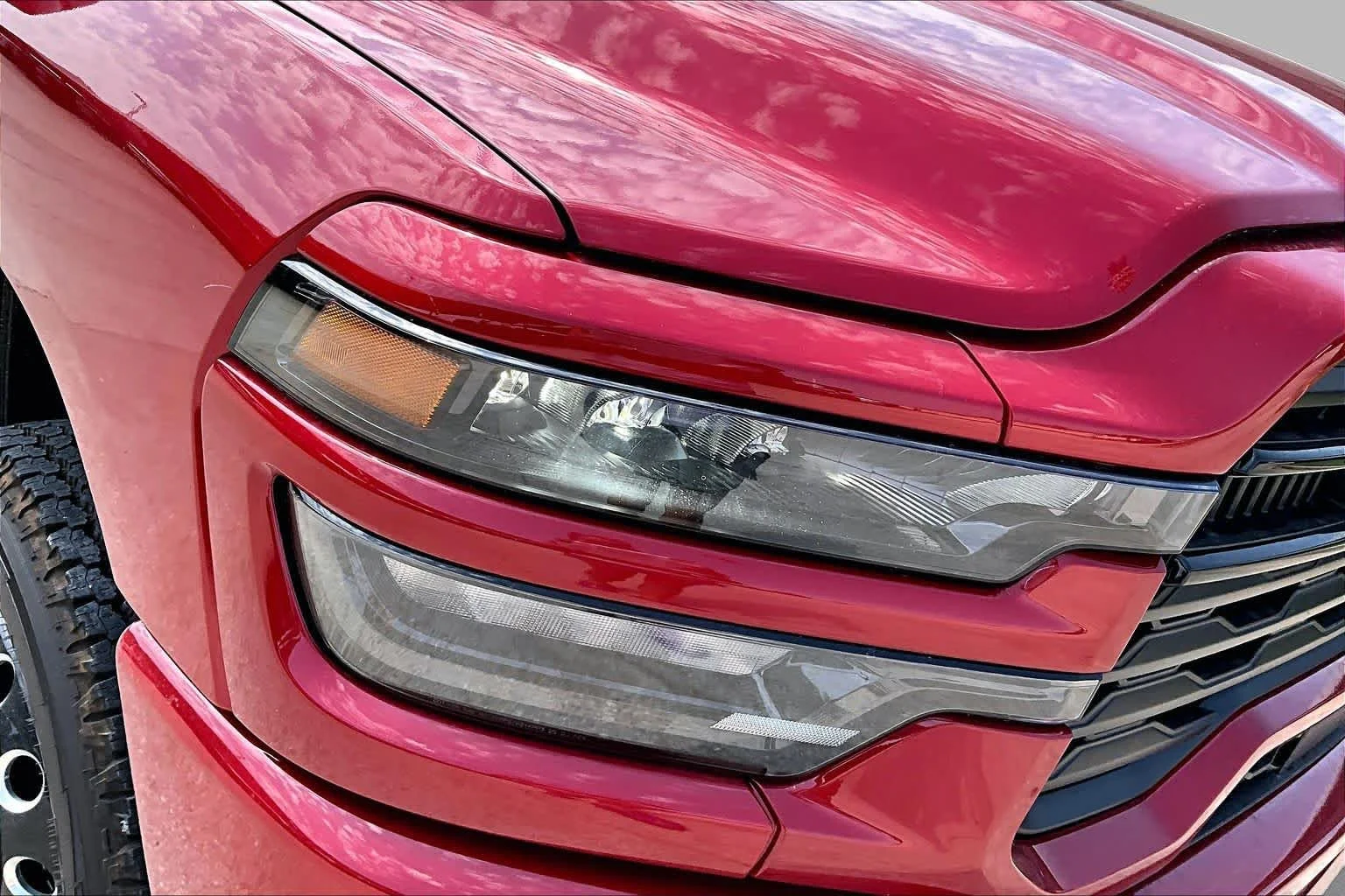 New 2026 Molten Red Pearl-Coat Exterior Paint RAM Big Horn image 14