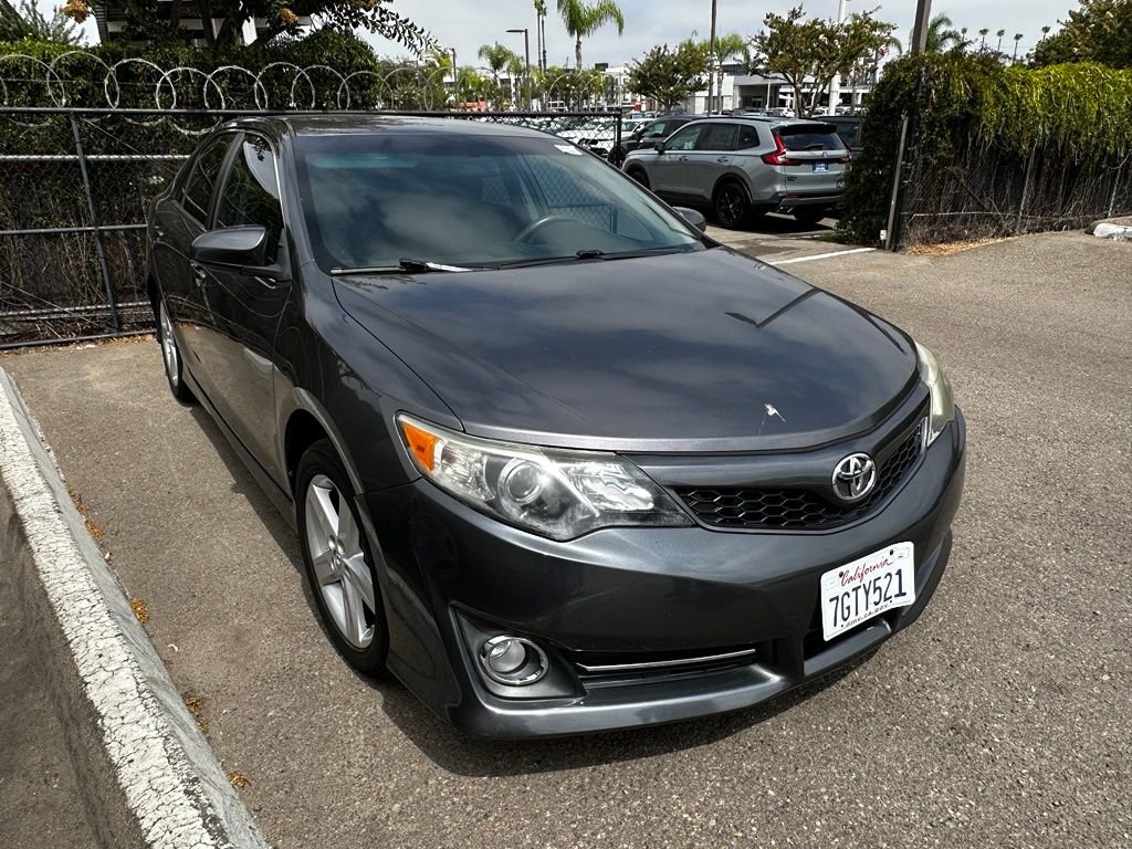 Used 2014 Gray Toyota SE image 13