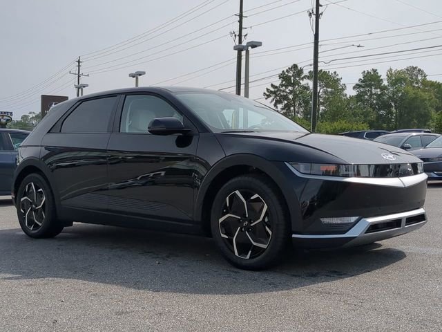 Certified Used 2023 Black Hyundai SEL image 3