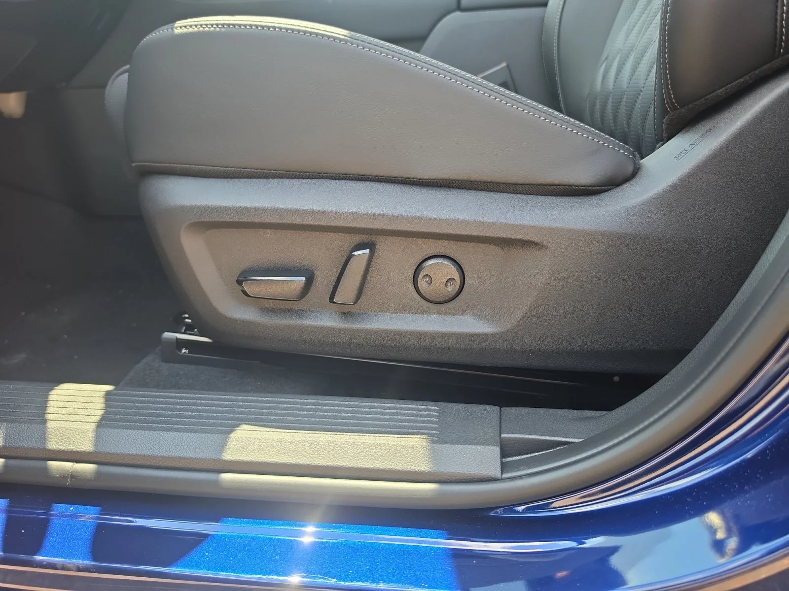 New 2026 Deep Ocean Blue Pearl Nissan Platinum image 9