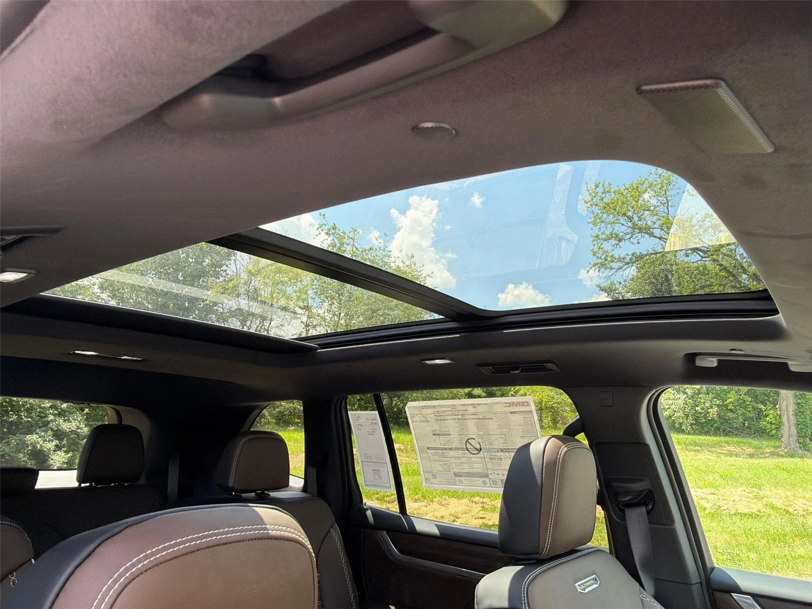 2026 GMC Acadia Denali Ultimate - Photo 10