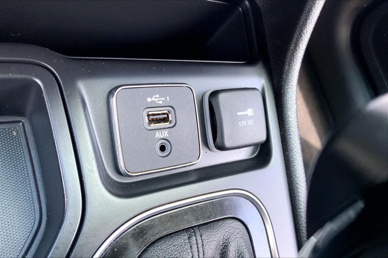 Used 2021 Bright White Clearcoat Jeep Altitude image 29