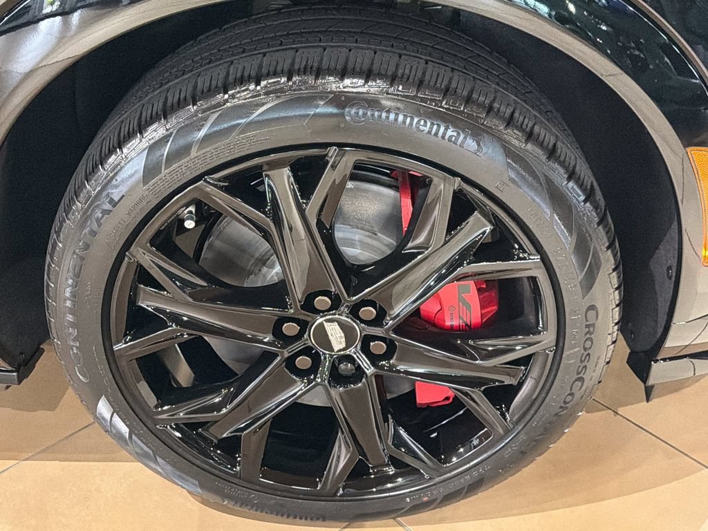 2026 Cadillac OPTIQ V-Series - Photo 7