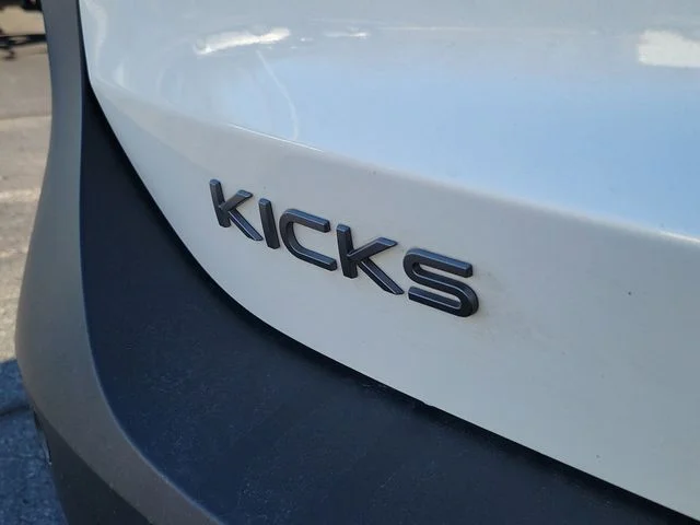 Certified Used 2025 White Nissan SR image 7