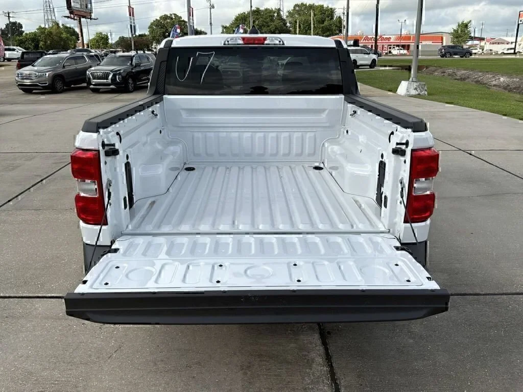 New 2026 Oxford White Ford XLT image 19