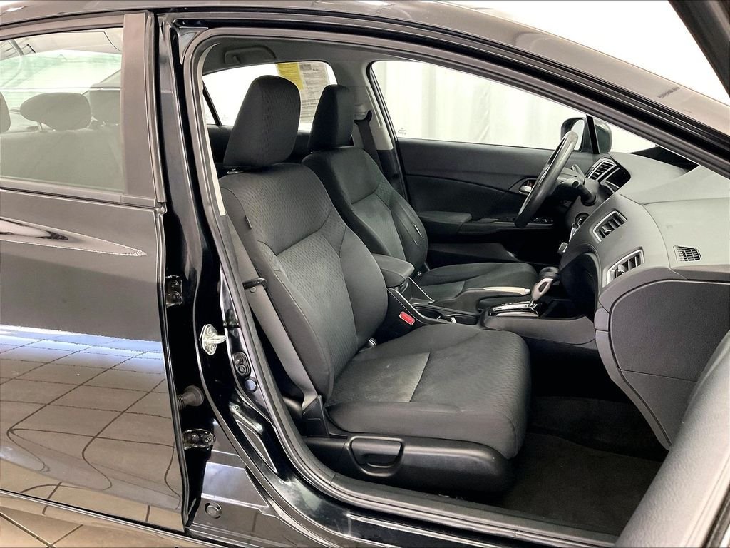 Used 2015 Black Honda SE image 11