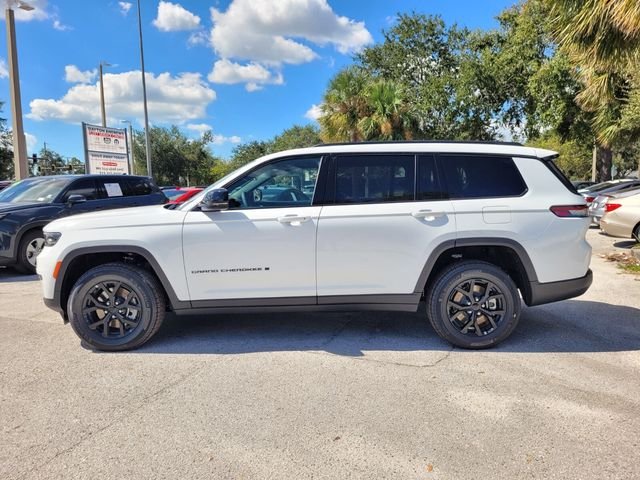 New 2025 Bright White Clear-Coat Exterior Paint Jeep Altitude image 7