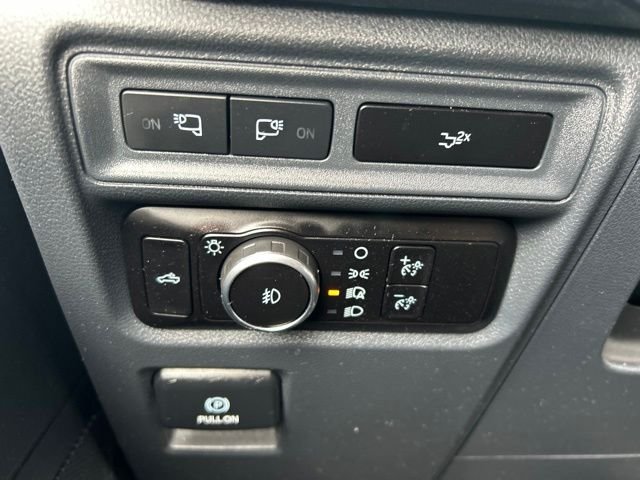 Used 2023 Black Ford XLT image 31