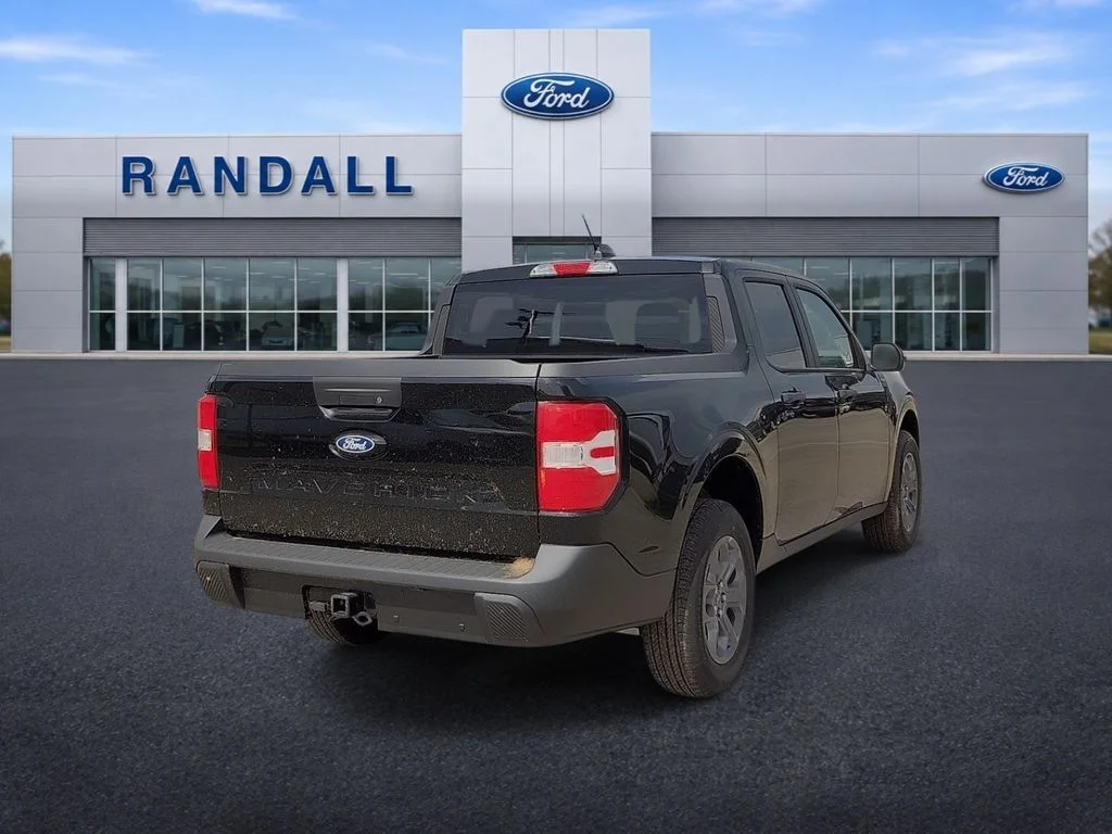 New 2026 Shadow Black Ford XLT image 5