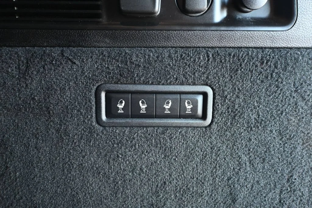 Used 2022 White Jeep Series II image 37