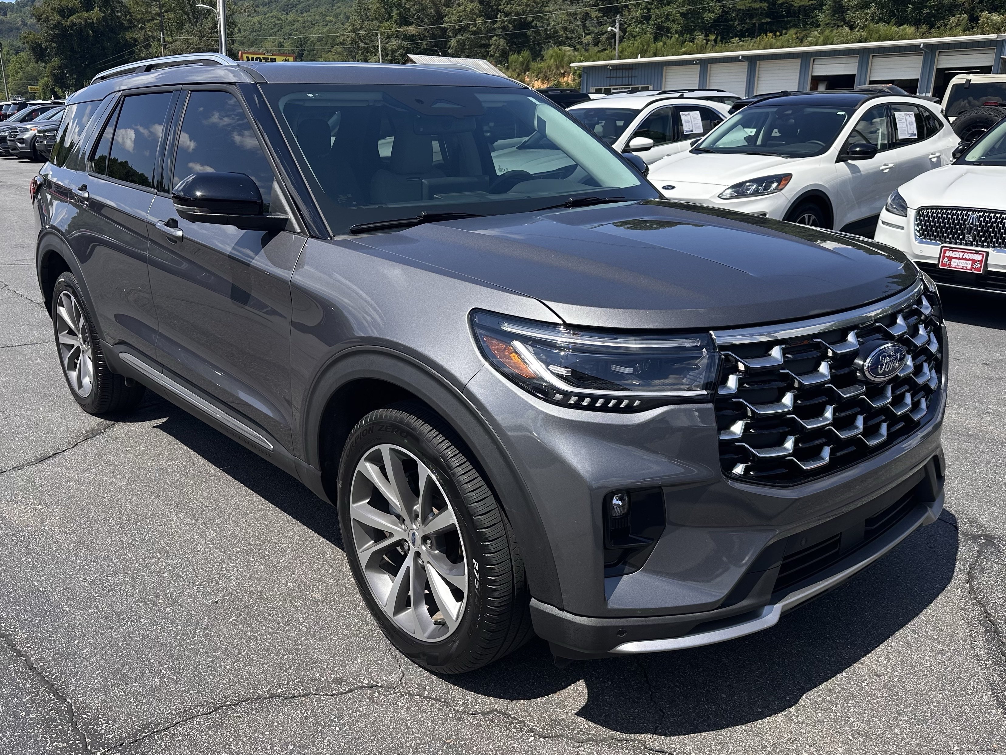 Used 2025 Carbonized Gray Metallic Ford Platinum image 4