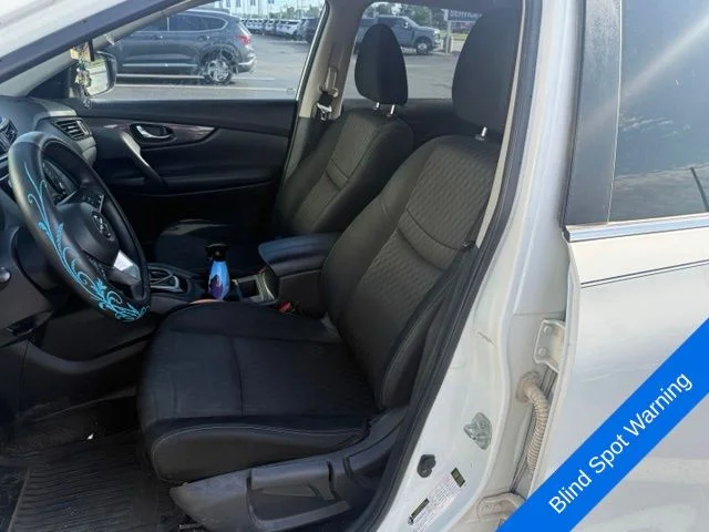 Used 2018 Glacier White Nissan S image 9