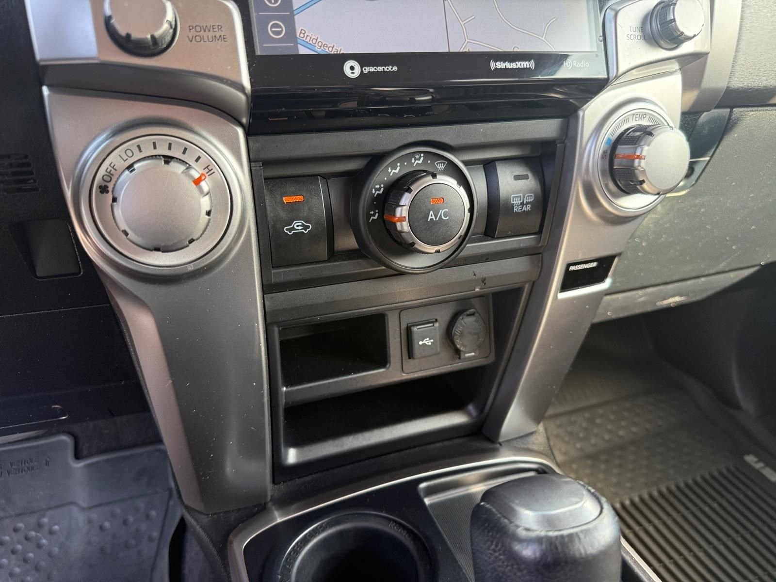 Used 2020 Midnight Black Metallic Toyota SR5 image 22