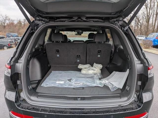 New 2026 Diamond Black Crystal Pearl-Coat Exterior Paint Jeep Altitude image 4