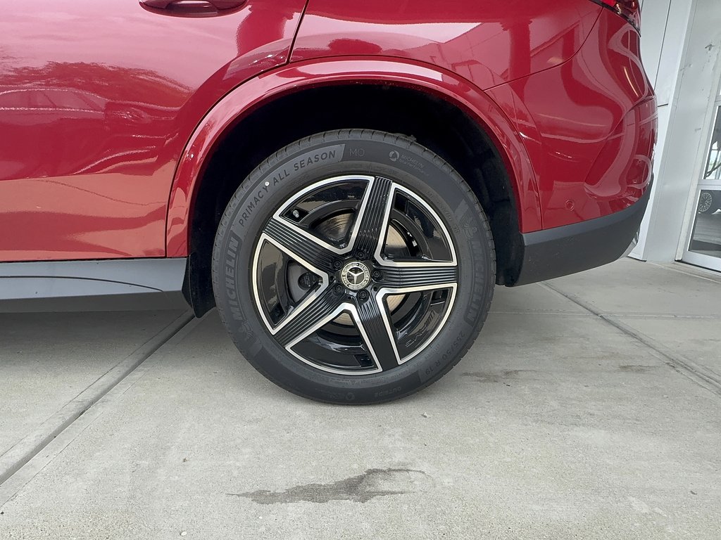 New 2026 MANUFAKTUR Patagonia Red Metallic Mercedes-Benz AWD GLC 300 4MATIC® 4dr SUV image 8
