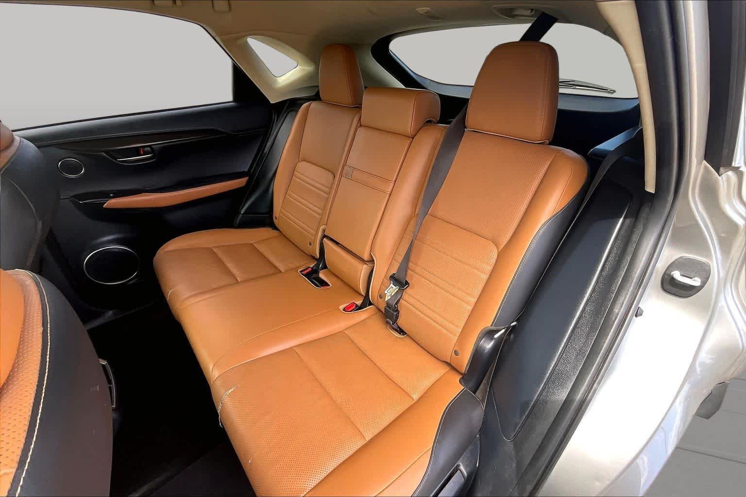 Used 2018 Atomic Silver Lexus  image 20