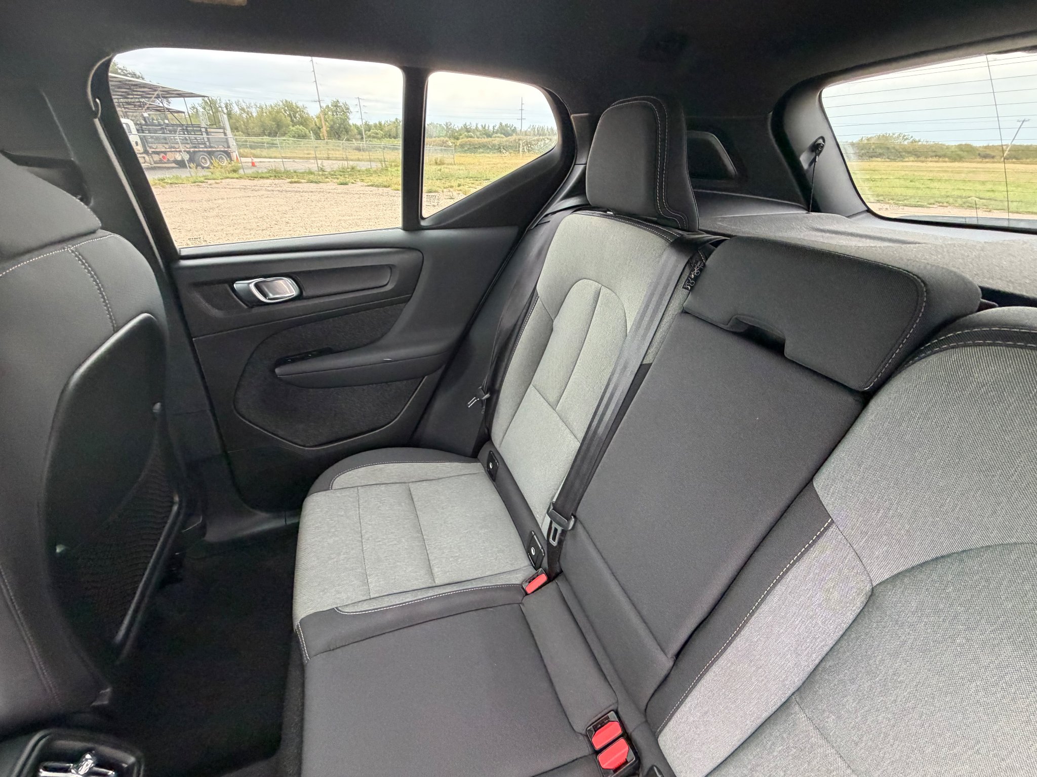Used 2023 Thunder Grey Metallic Volvo Core image 12