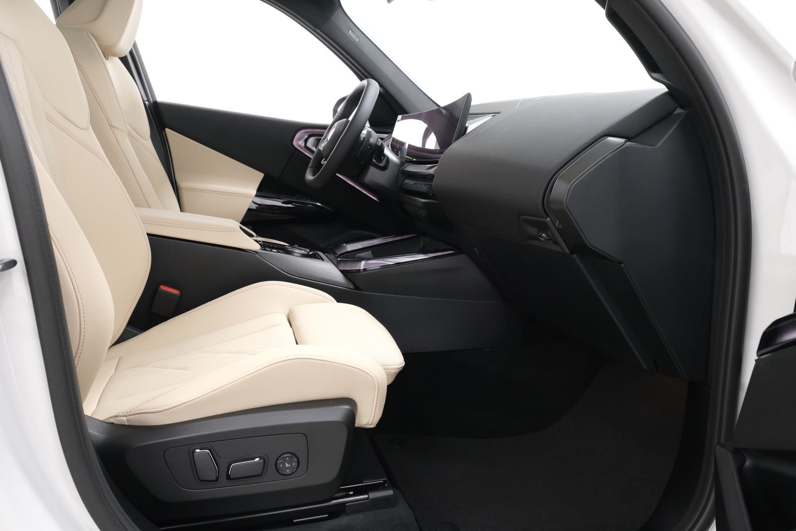New 2026 Mineral White Metallic BMW 30 xDrive image 38
