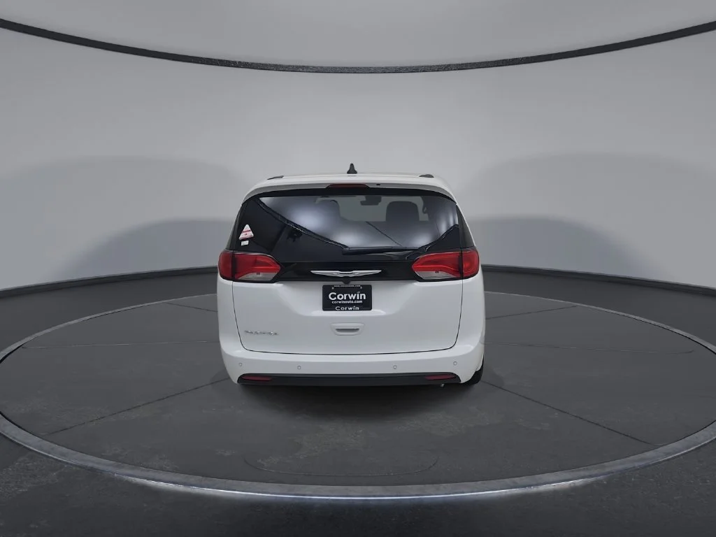 New 2027 Bright White Clear-Coat Paint Chrysler LX image 13