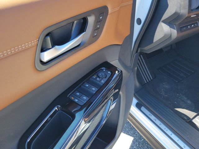 New 2026 Nissan Pathfinder Platinum