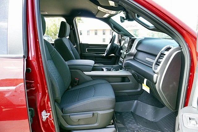 New 2026 Molten Red Pearl-Coat Exterior Paint RAM Big Horn image 16