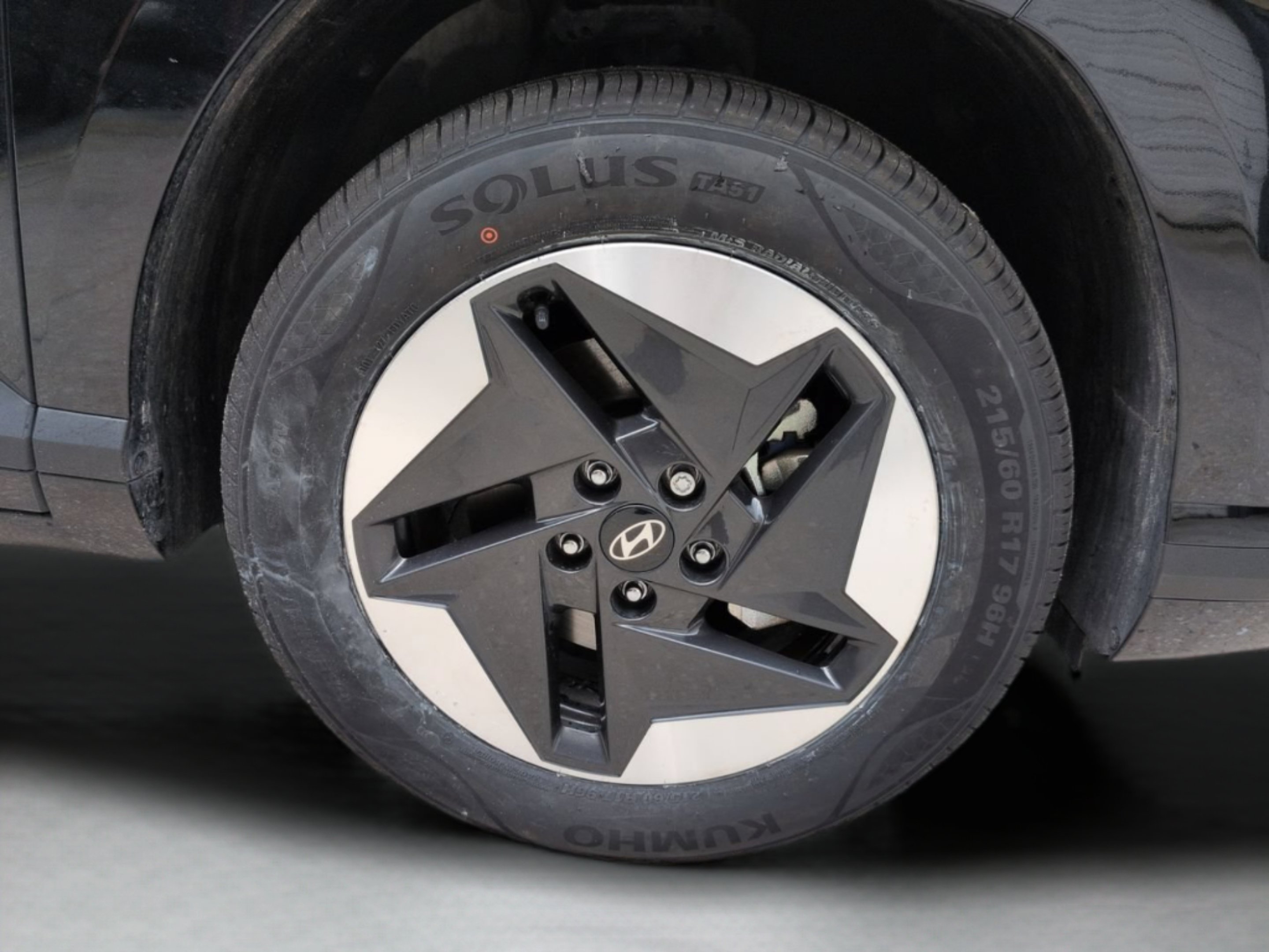 Used 2025 Abyss Black Pearl Hyundai SEL image 28