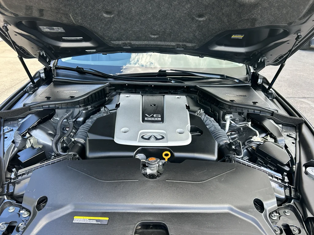 Used 2015 Graphite Shadow INFINITI Premium image 3
