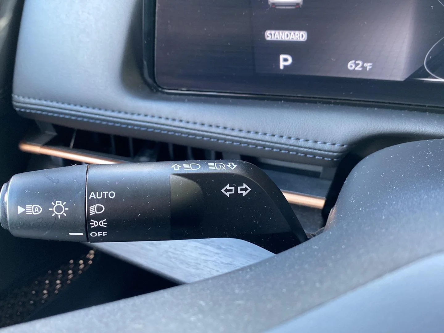 Used 2024 Gun Metallic Nissan ENGAGE image 38