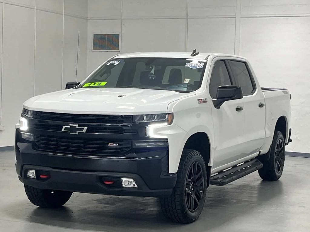 Used 2021 SUMMIT WHITE Chevrolet LT Trail Boss image 4
