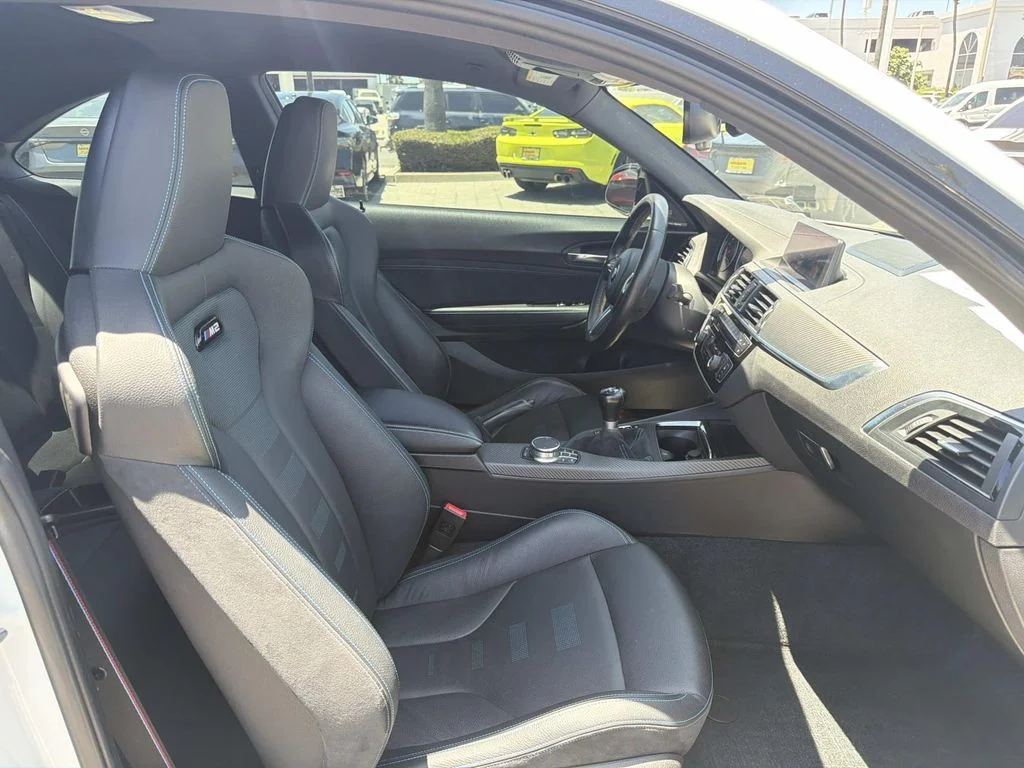 Used 2020 ALPINE WHITE BMW Competition image 28