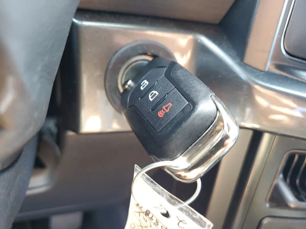 Used 2022 Silver Ford XL image 27