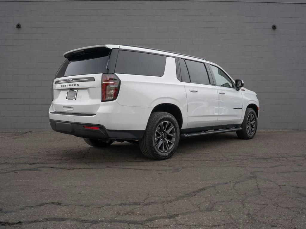 Used 2023 White Chevrolet Z71 image 7