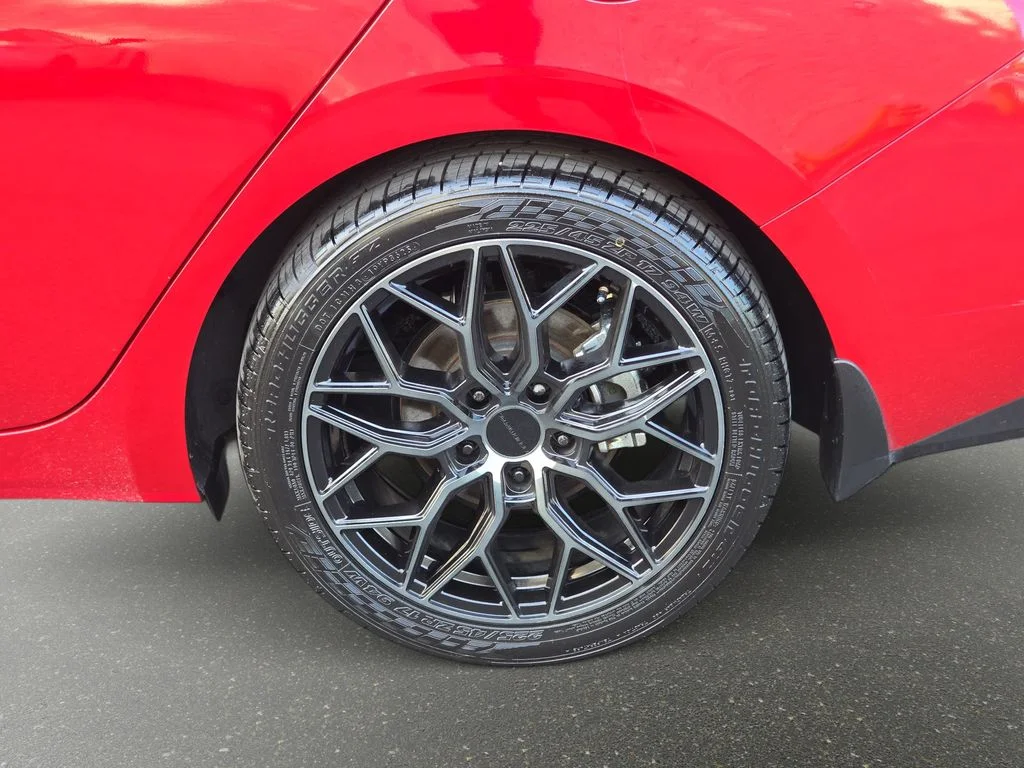 Used 2022 Red Hyundai Limited image 36