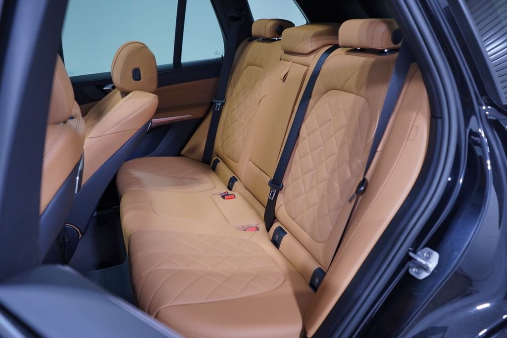 New 2026 Black Sapphire Metallic BMW sDrive40i image 10