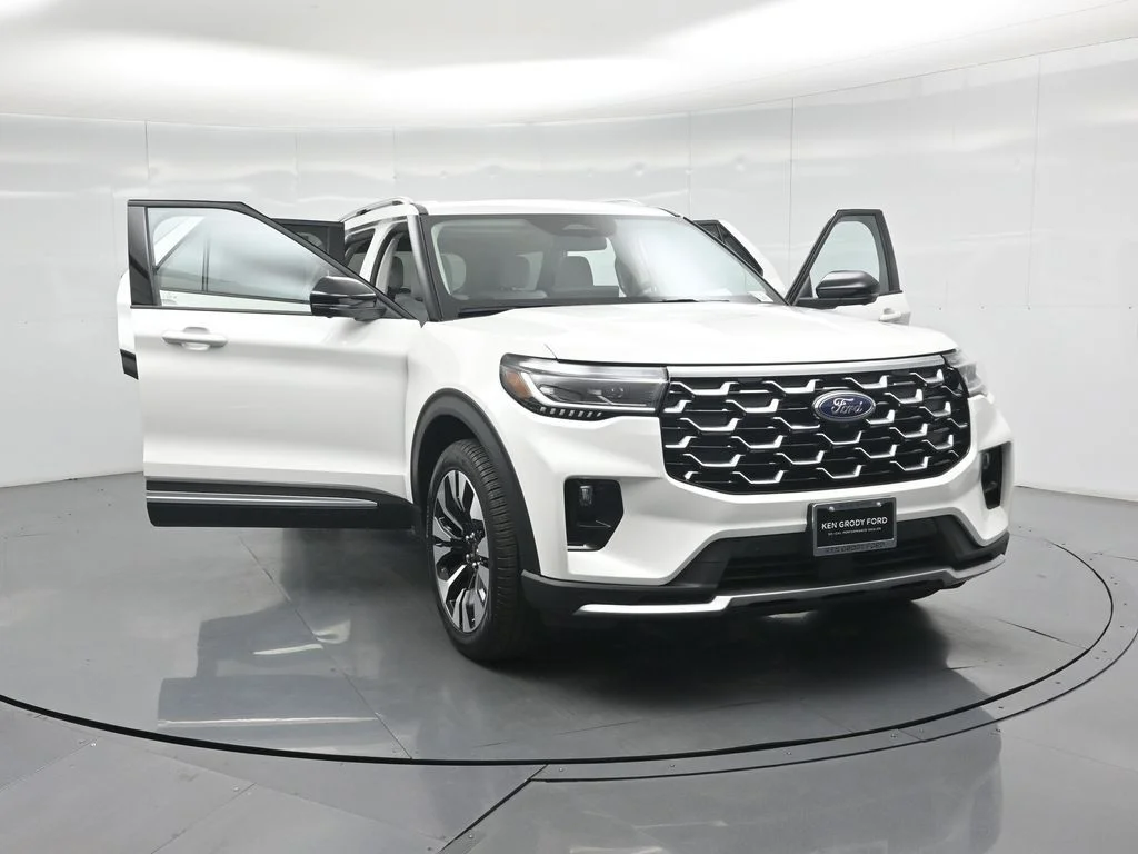 New 2026 White Ford Platinum image 29