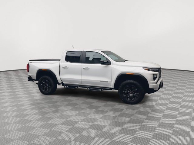 Used 2024 Summit White GMC 4WD Elevation image 44