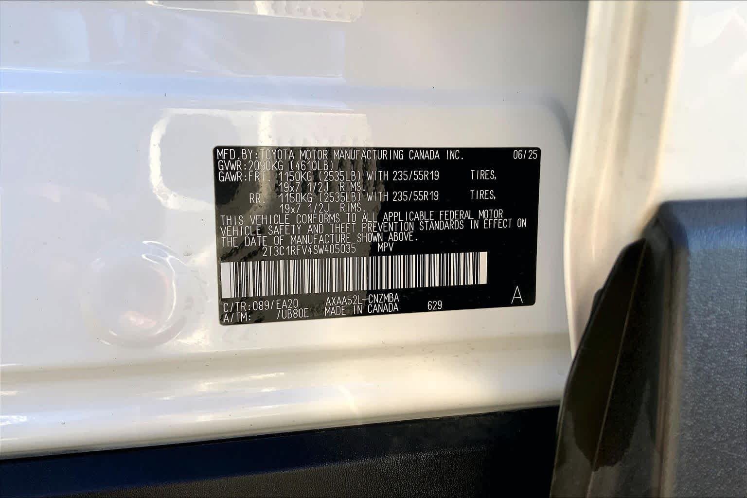 Used 2025 Wind Chill Pearl Toyota XLE Premium image 36